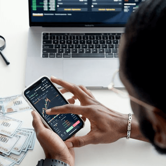 Stride Luxorax crypto investment experts team